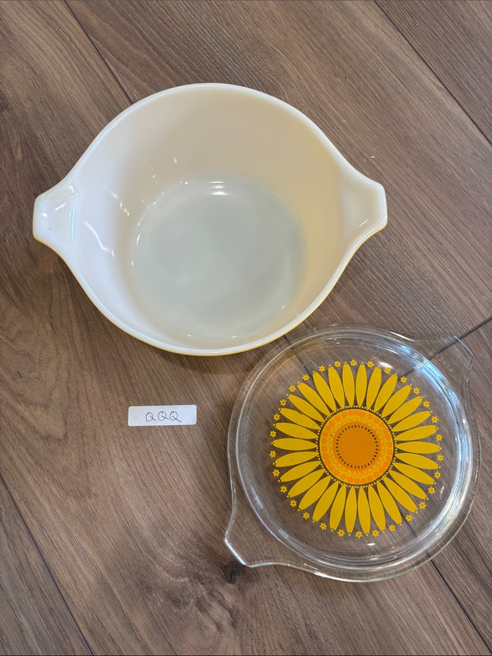 Pyrex Sunflower Daisy 473 with Lid - Picture 4 of 5